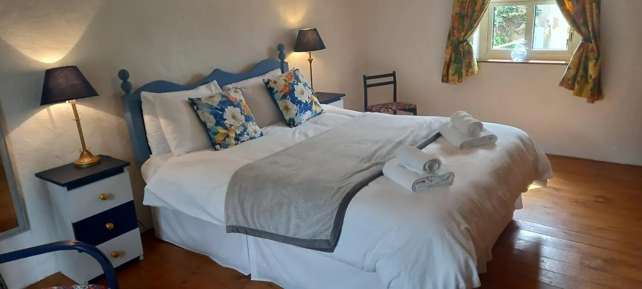 Cheerful Cottage Westport